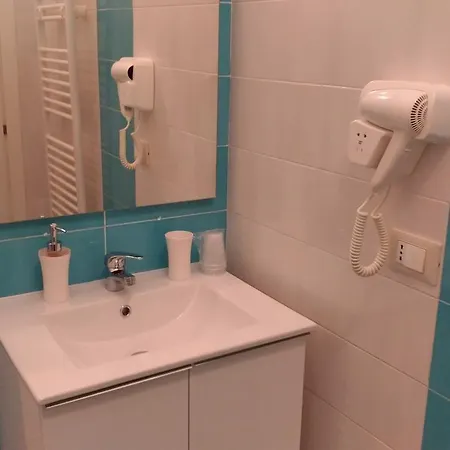 לינה וארוחת בוקר Numero5 4*