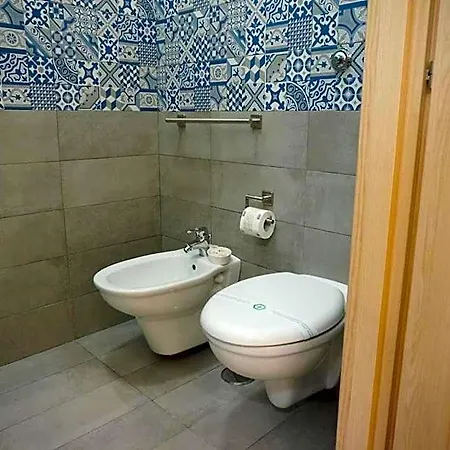 Numero5 Bed & Breakfast 4*
