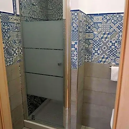 Numero5 فندق مبيت وإفطار 4*